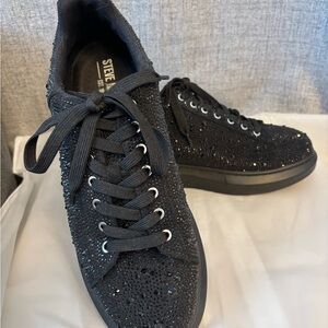 Steve Madden Men’s Black ICEBOX Lace-Up Sneakers